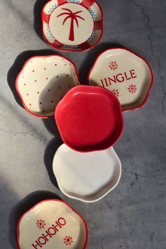 Set of 6 Christmasy Treat Dessert Plates (for the price of 5) with premium quality material