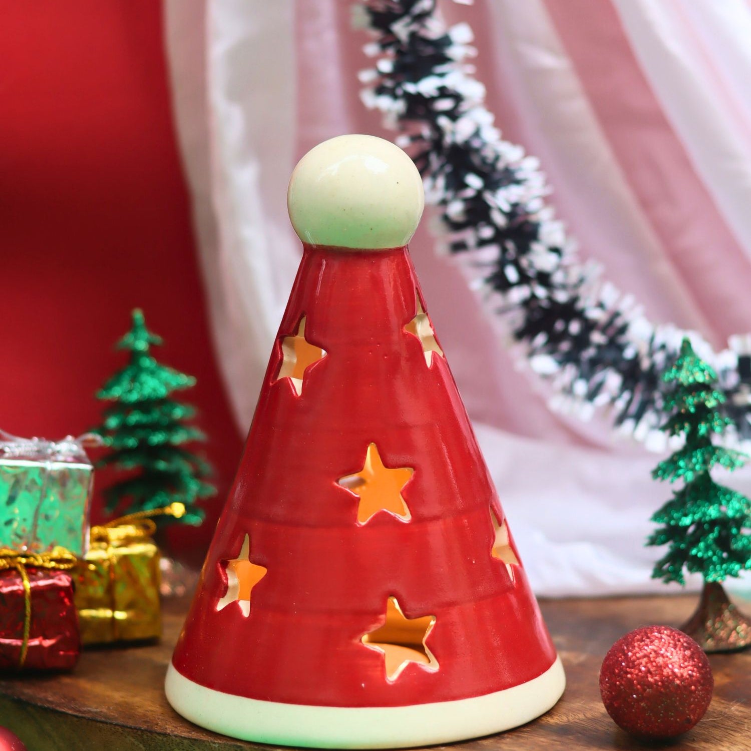 Santa’s Cap Tea Light Diffuser made by ceramic