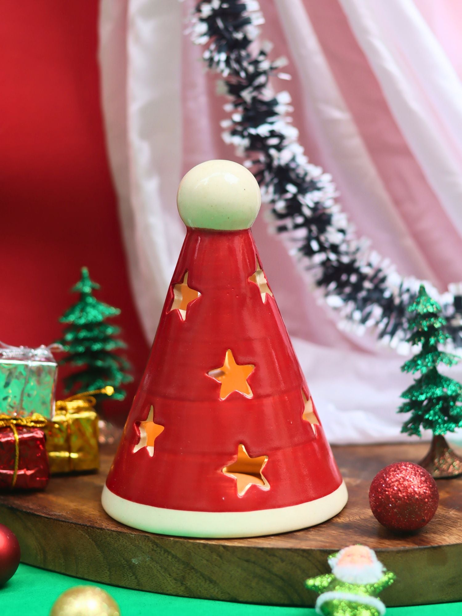 Santa’s Cap Tea Light Diffuser made by ceramic
