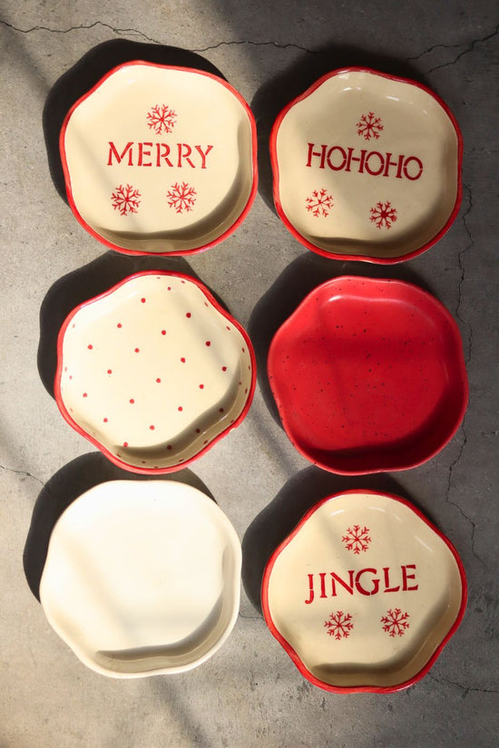 Set of 6 Merry & Bright Dessert Plates (for the price of 5) made by ceramic