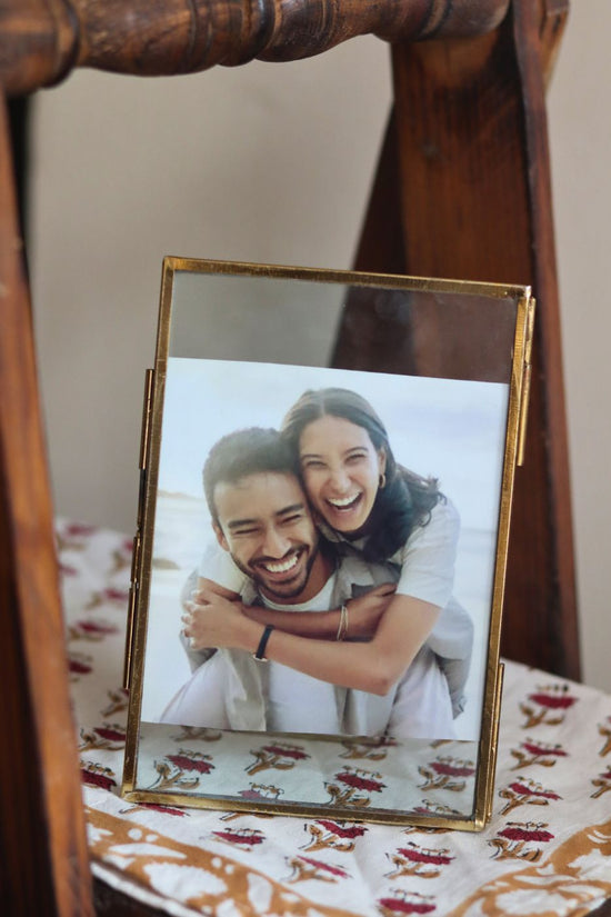 Minimal Glass frame made by glass