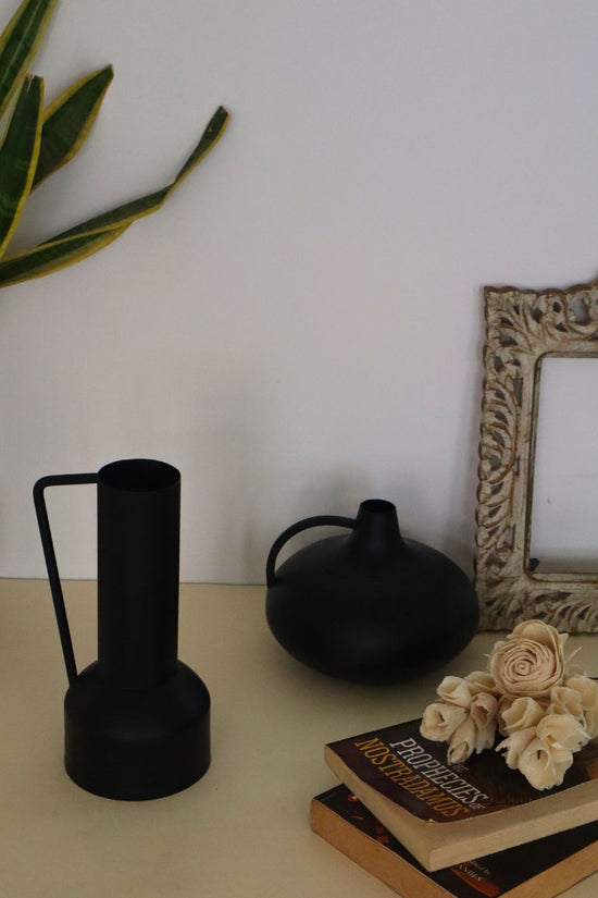 set of 2 metal vase 