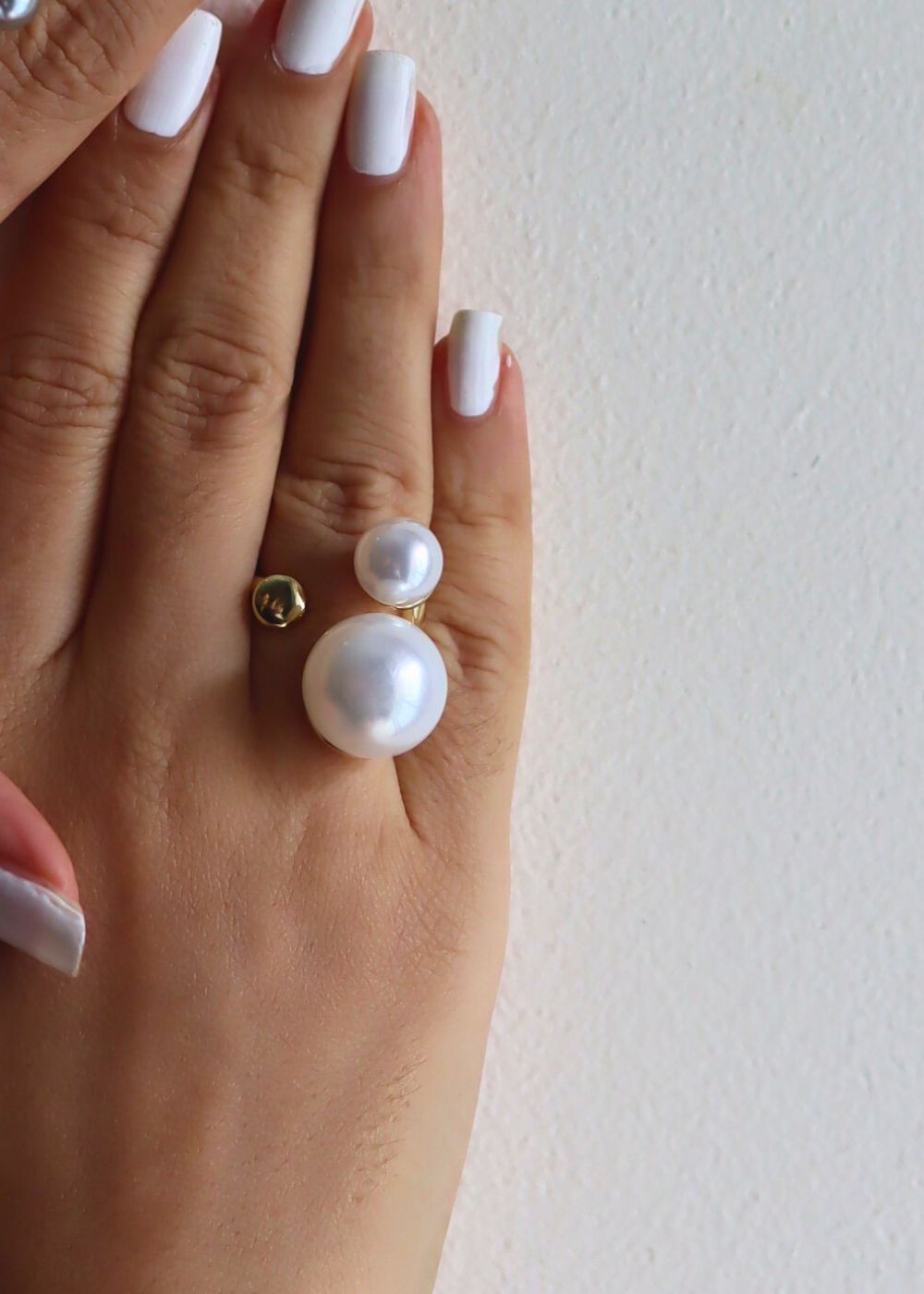 silver plated Pearly Elegance Ring- White