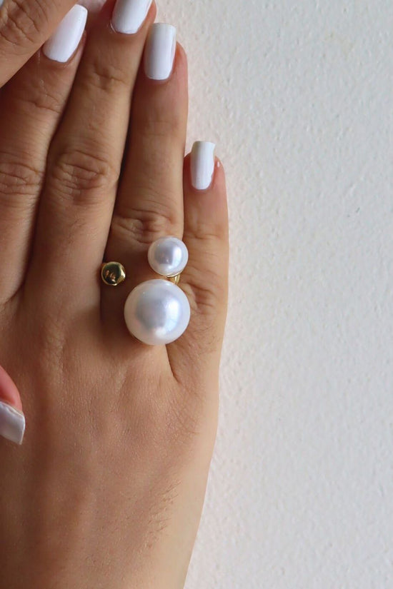 silver plated Pearly Elegance Ring- White