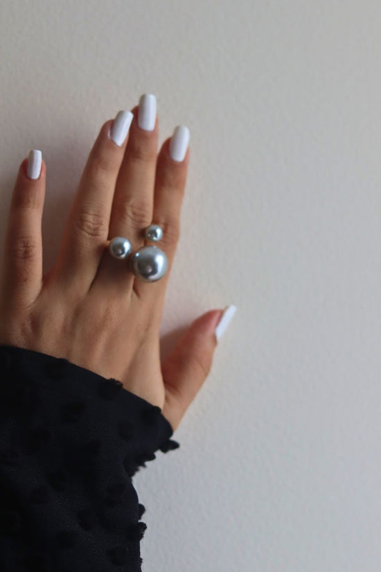 Silver plated Pearly Elegance Ring- Grey