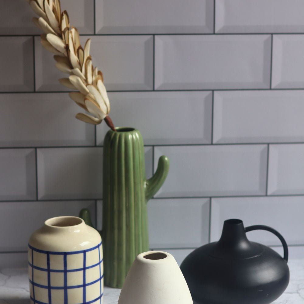 minimal vases made by ceramic