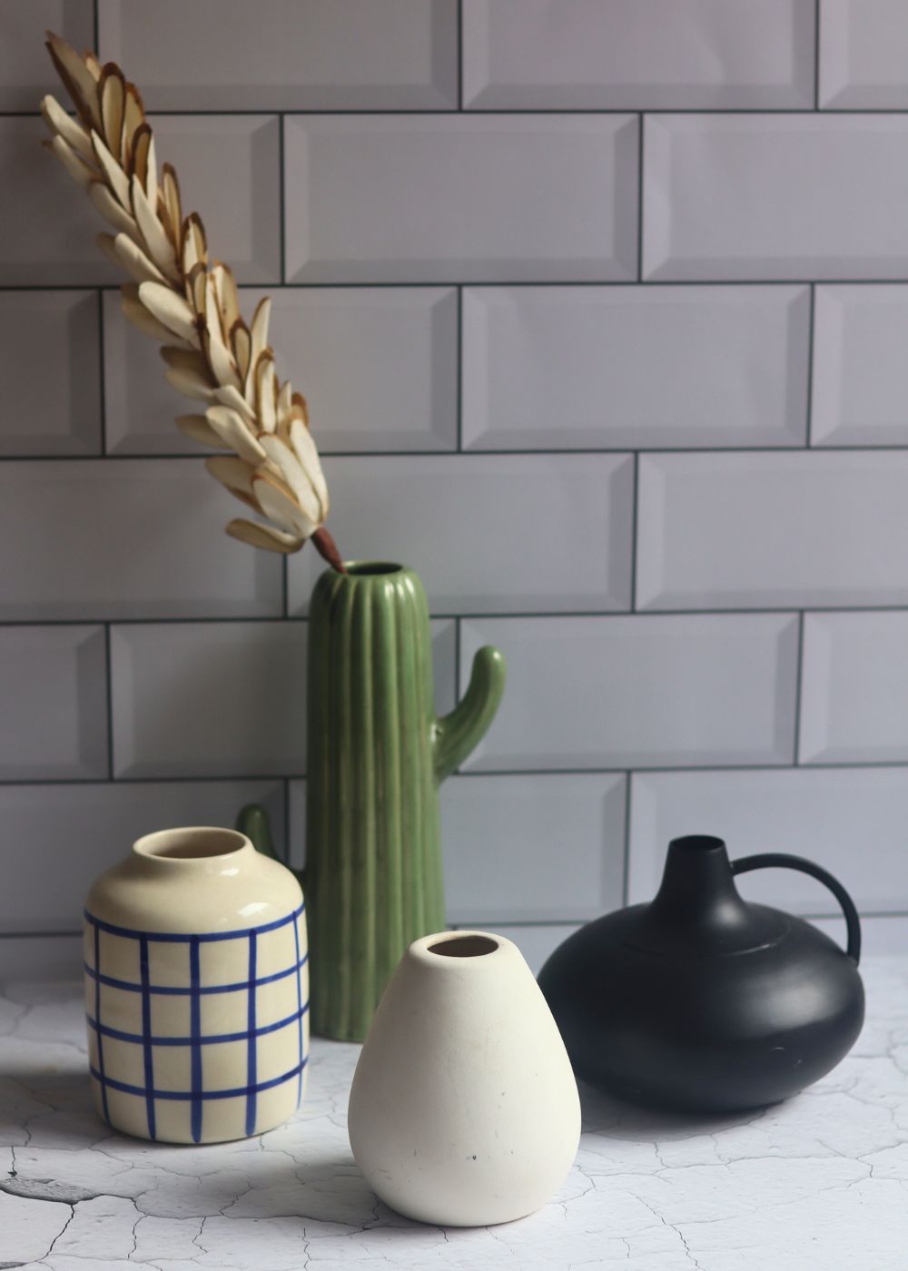 minimal vases made by ceramic