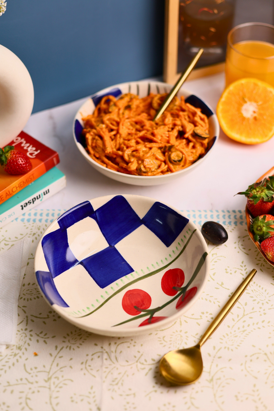Cherry bowl with cutleries 