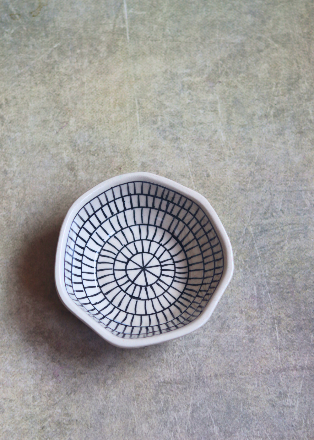 Ceramic zebra bowl 