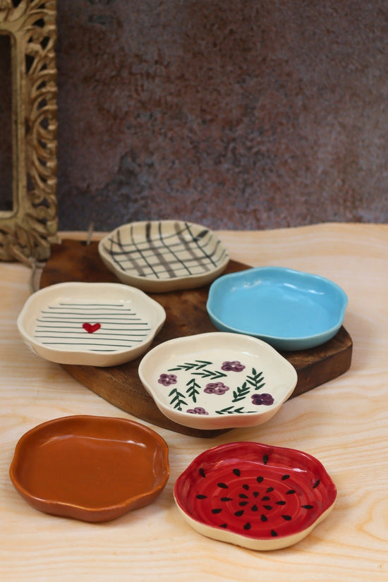 Set of 6 Mealtime Handmade dessert plate (for the price of 5)