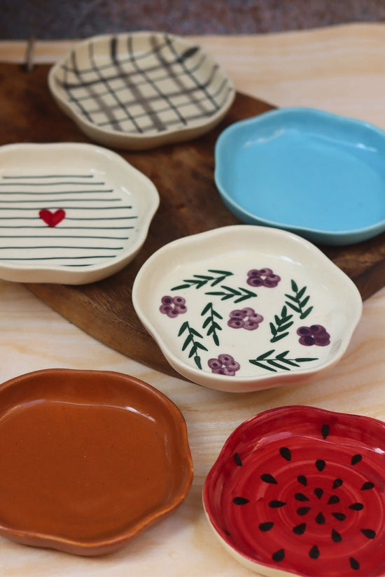 Set of 6 Mealtime Handmade dessert plate (for the price of 5)