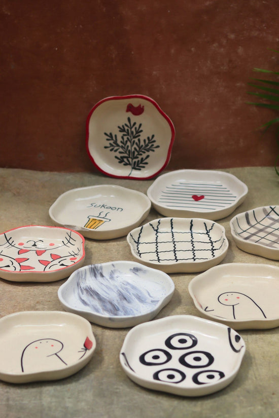 Set of 10 Black & White Bliss dessert plates combo (for the price of 7)