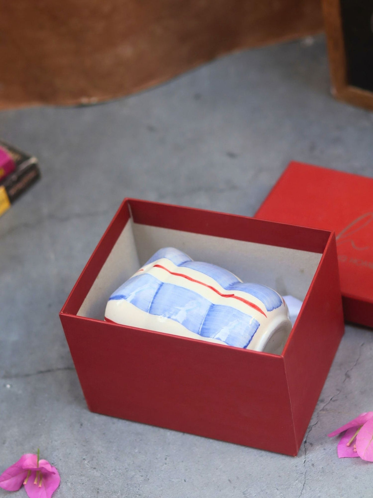 Cool Blue Sipper in a Gift Box with premium quality material