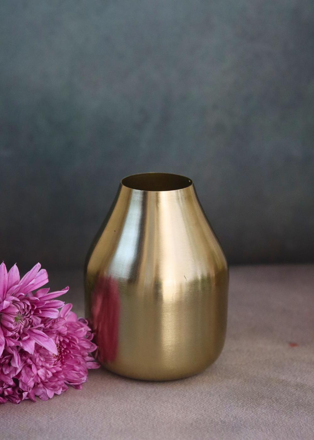 Handmade stunning brass flower pot 