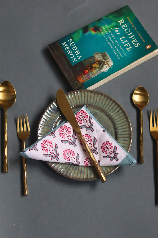 Stainless steel gold hammered cutlery set