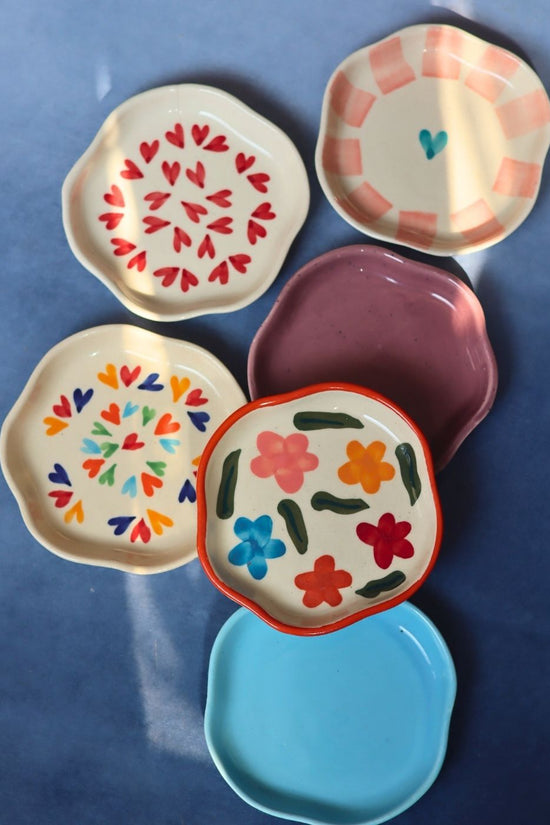 Set of 6 Heart & Neutral Dessert Plate (for the price of 5) with premium quality material