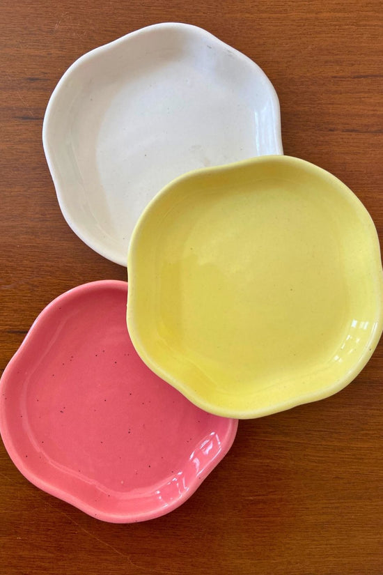 set of three dessert plates combo