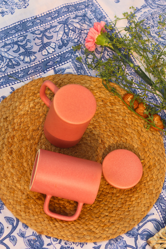 Pink mug with lid