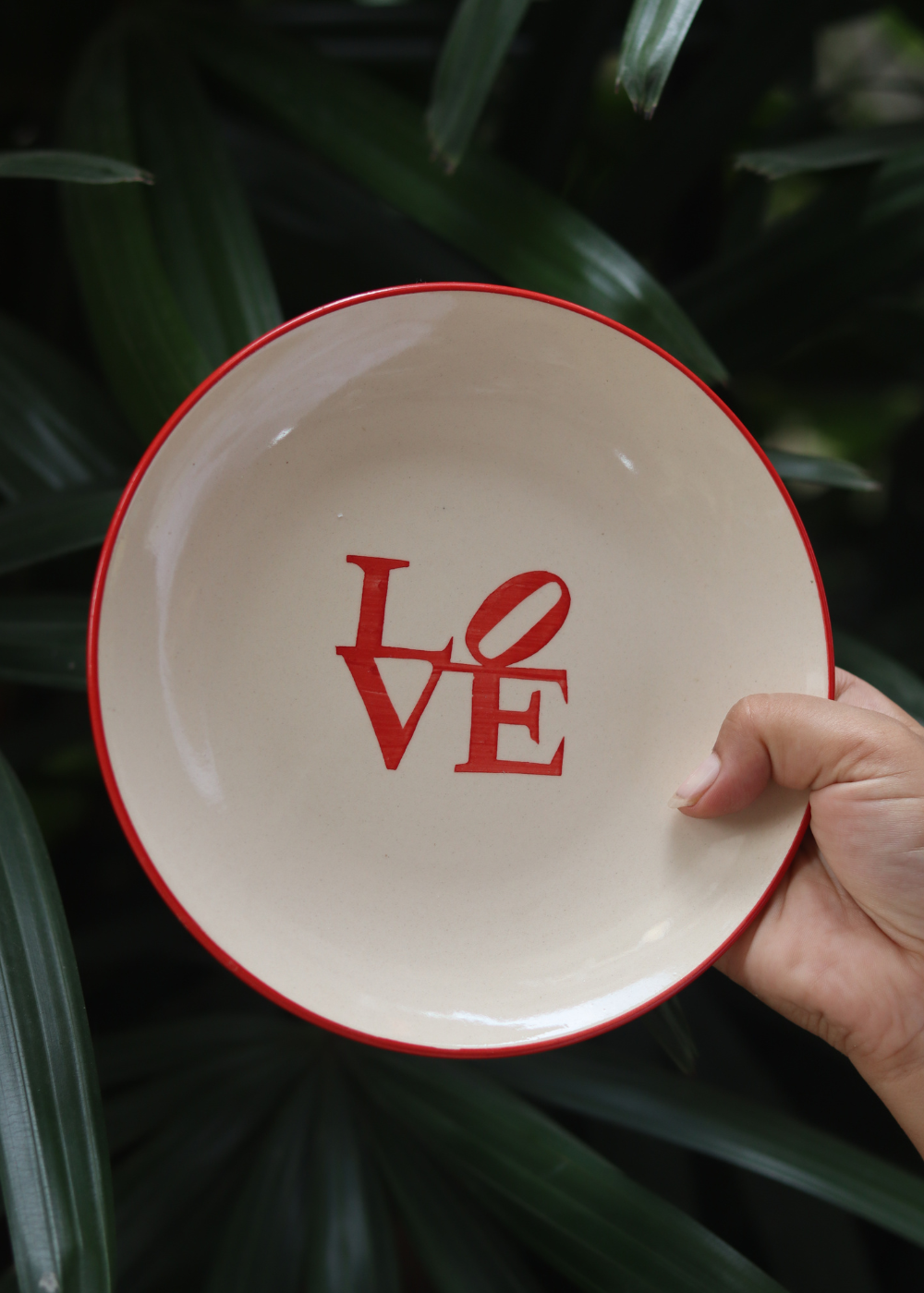 Love snack plate red & white 