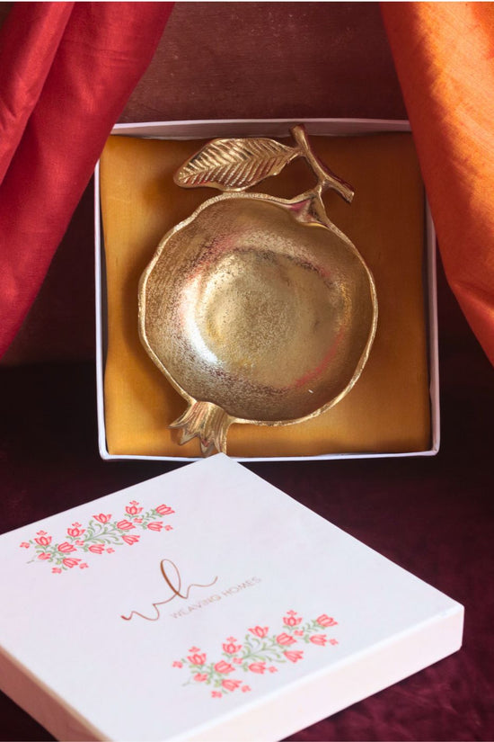 The Majestic Anar in a Gift Box made by metal