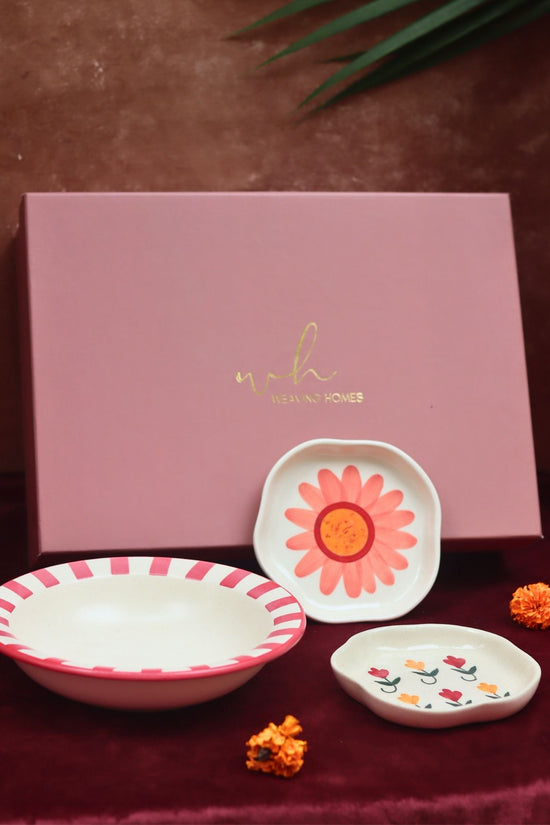 The Floral Luxe Gift Hamper made by ceramic