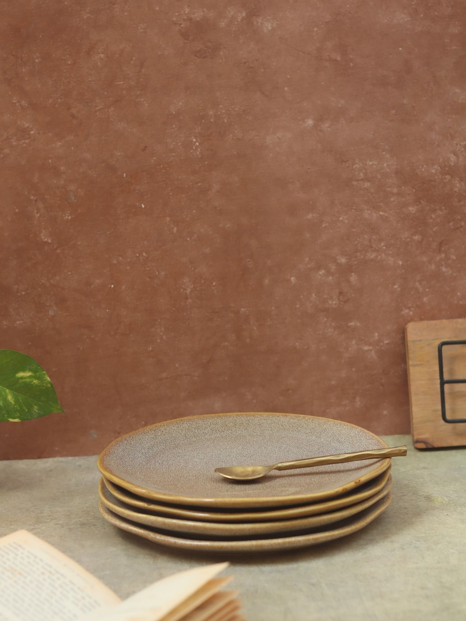 Set of 4 - Beige Artisanal Dinner Plate