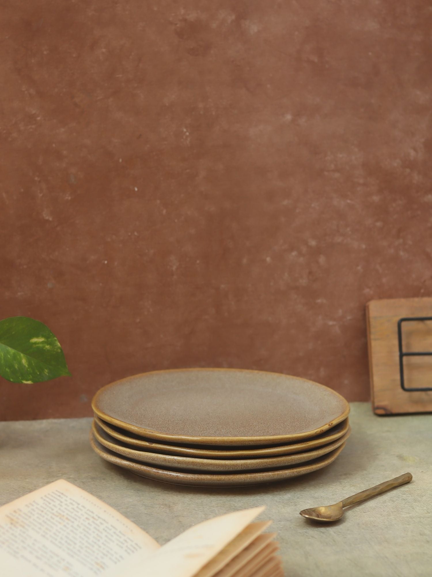 Set of 4 - Beige Artisanal Dinner Plate