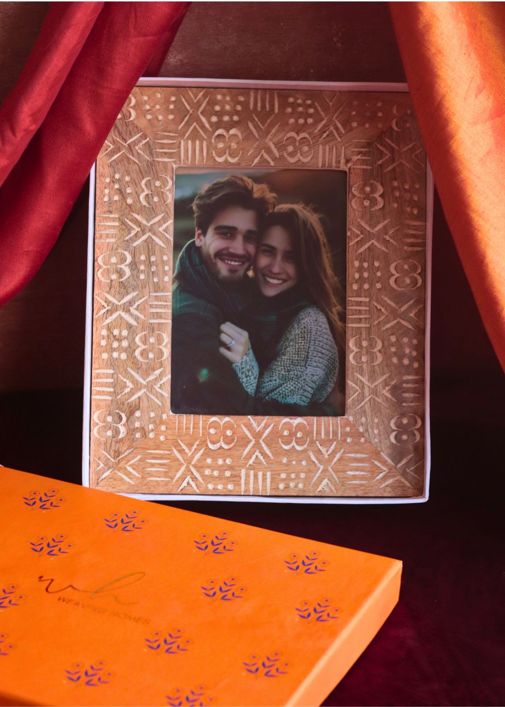 Aesthetic Carved Wooden Frame in a Gift Box made by ceramic