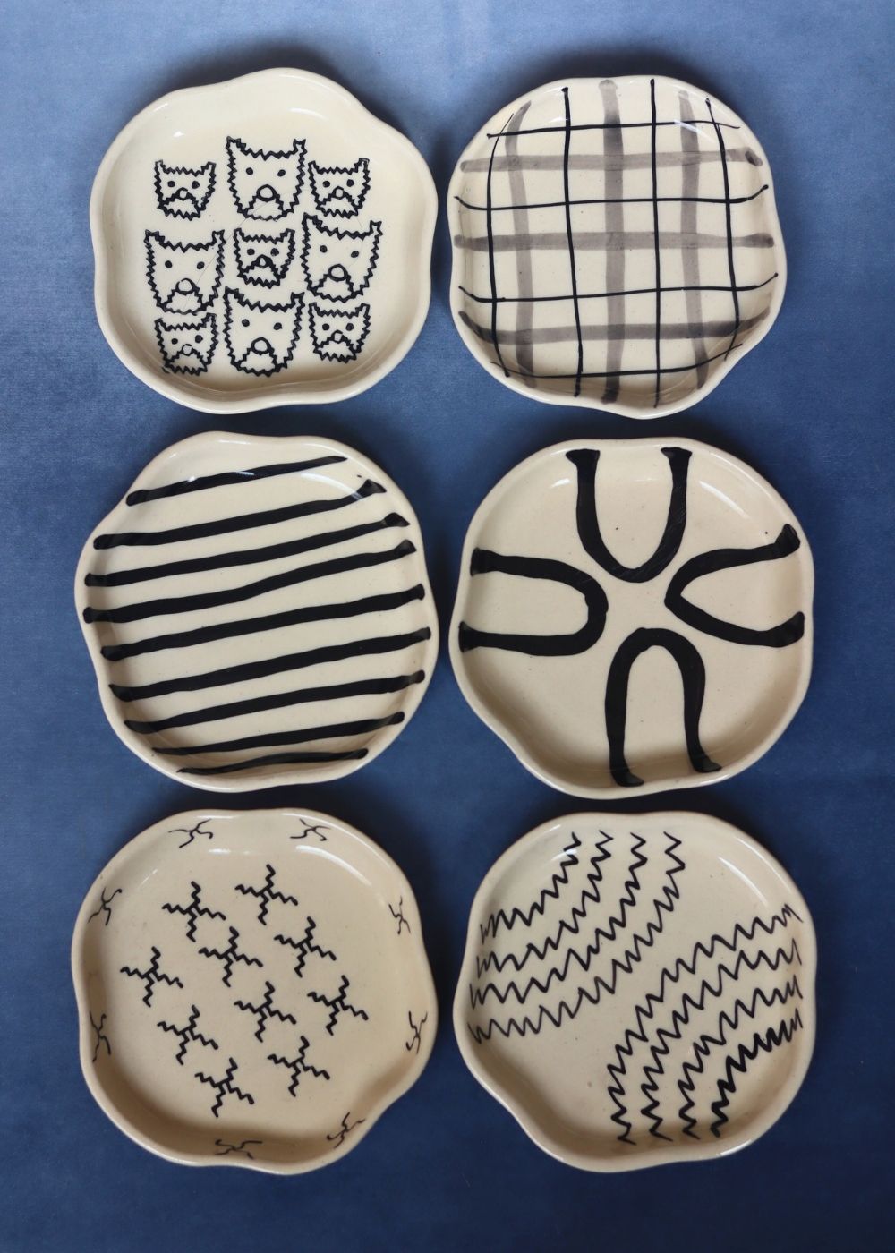 Set of 6 {black and white} handmade dessert plates (For the price of 5) with premium quality material