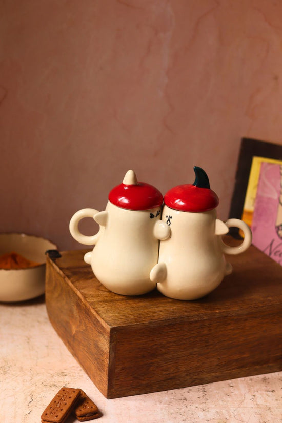 The cutest couple mug made by ceramic