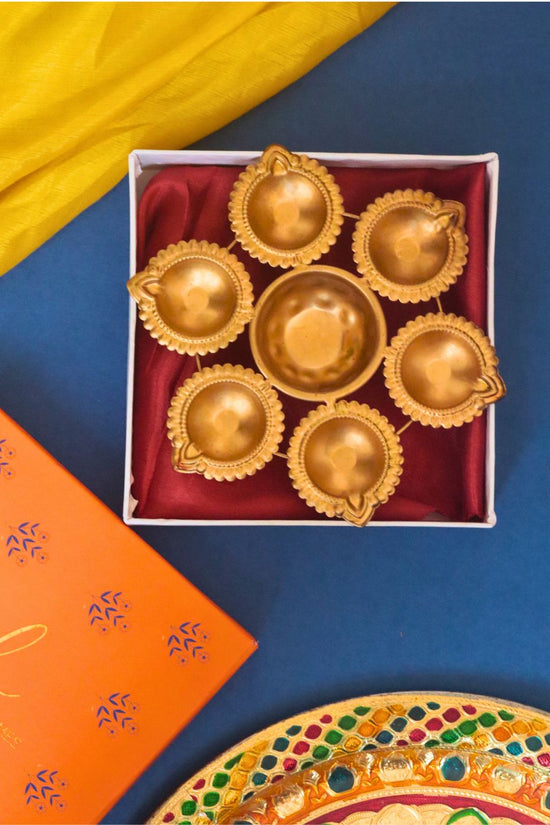 handmade Roshni Ki Mehfil Diya in a Gift Box