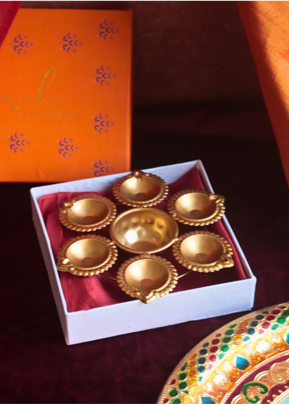 Roshni Ki Mehfil Diya in a Gift Box made by metal