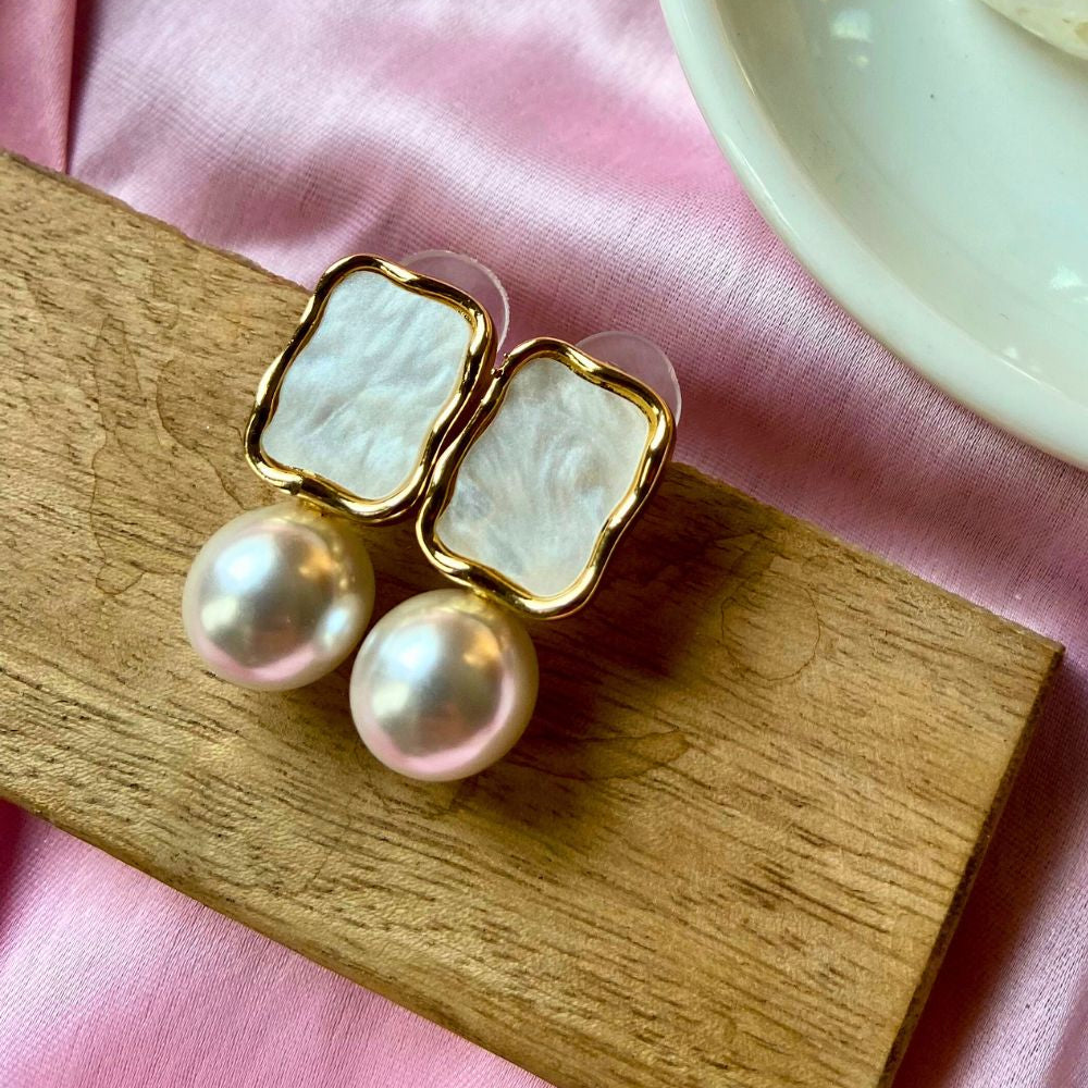 Pearl essential earring handmade in India