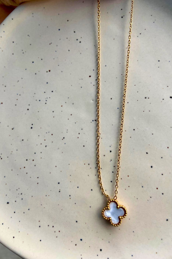 Hypoallergic White clover necklace