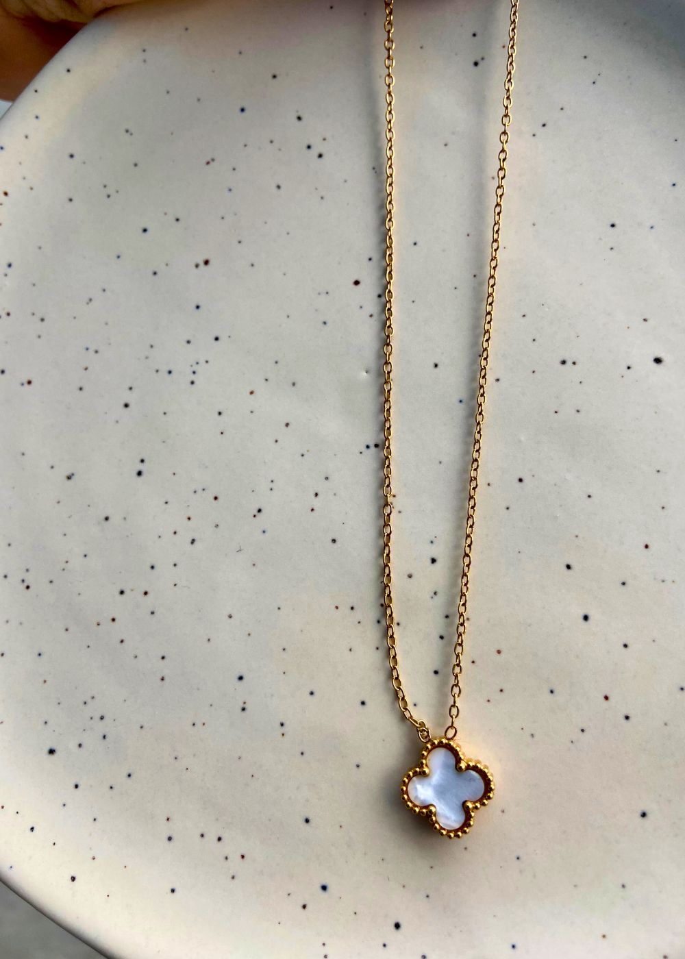 Hypoallergic White clover necklace