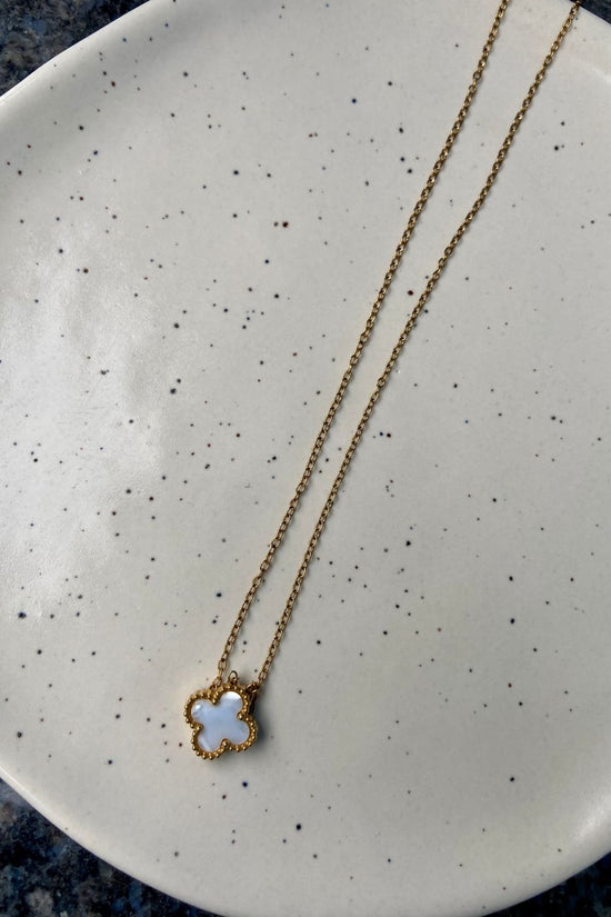 Anti tarnish White clover necklace