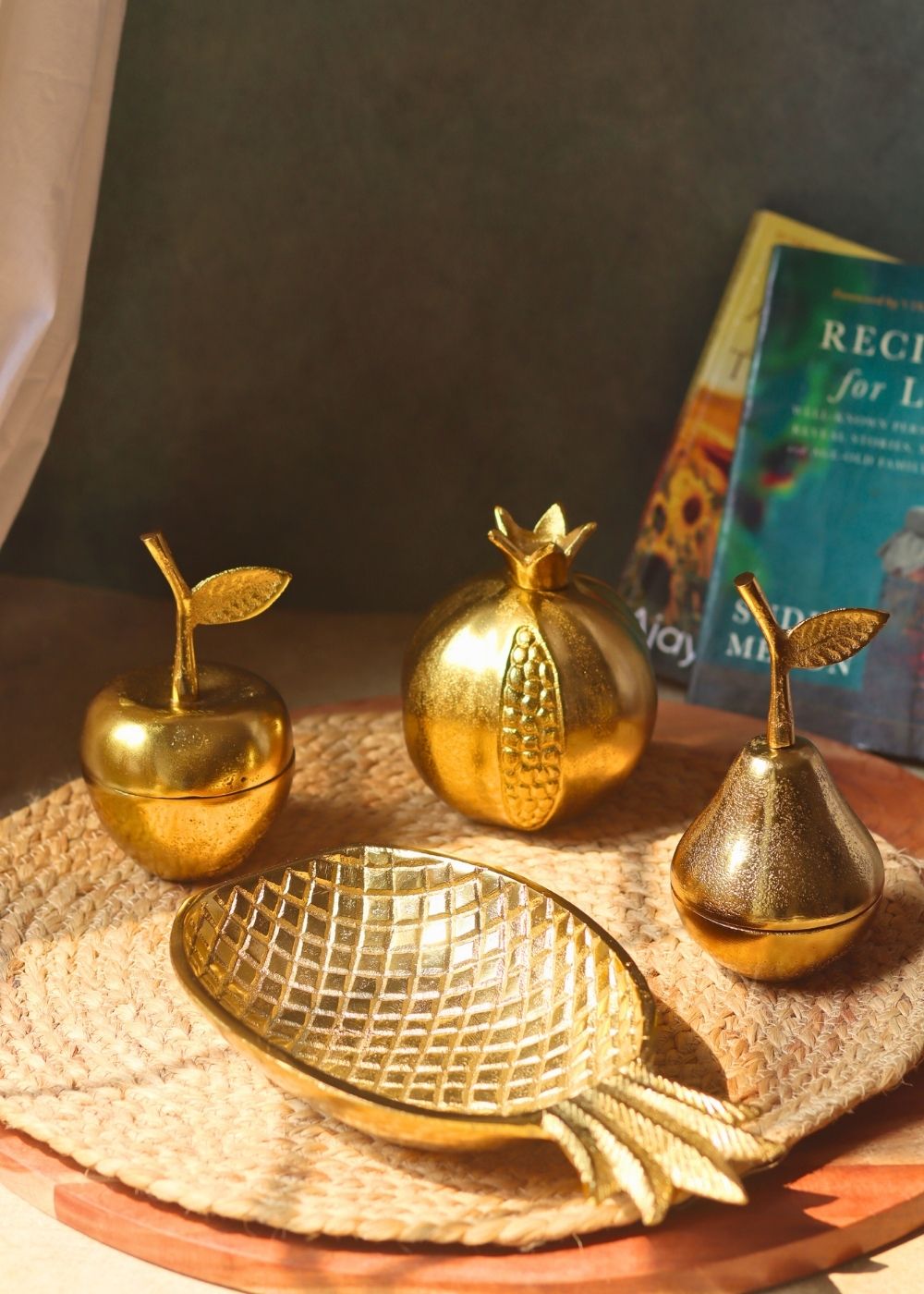 golden decor combo made by metal