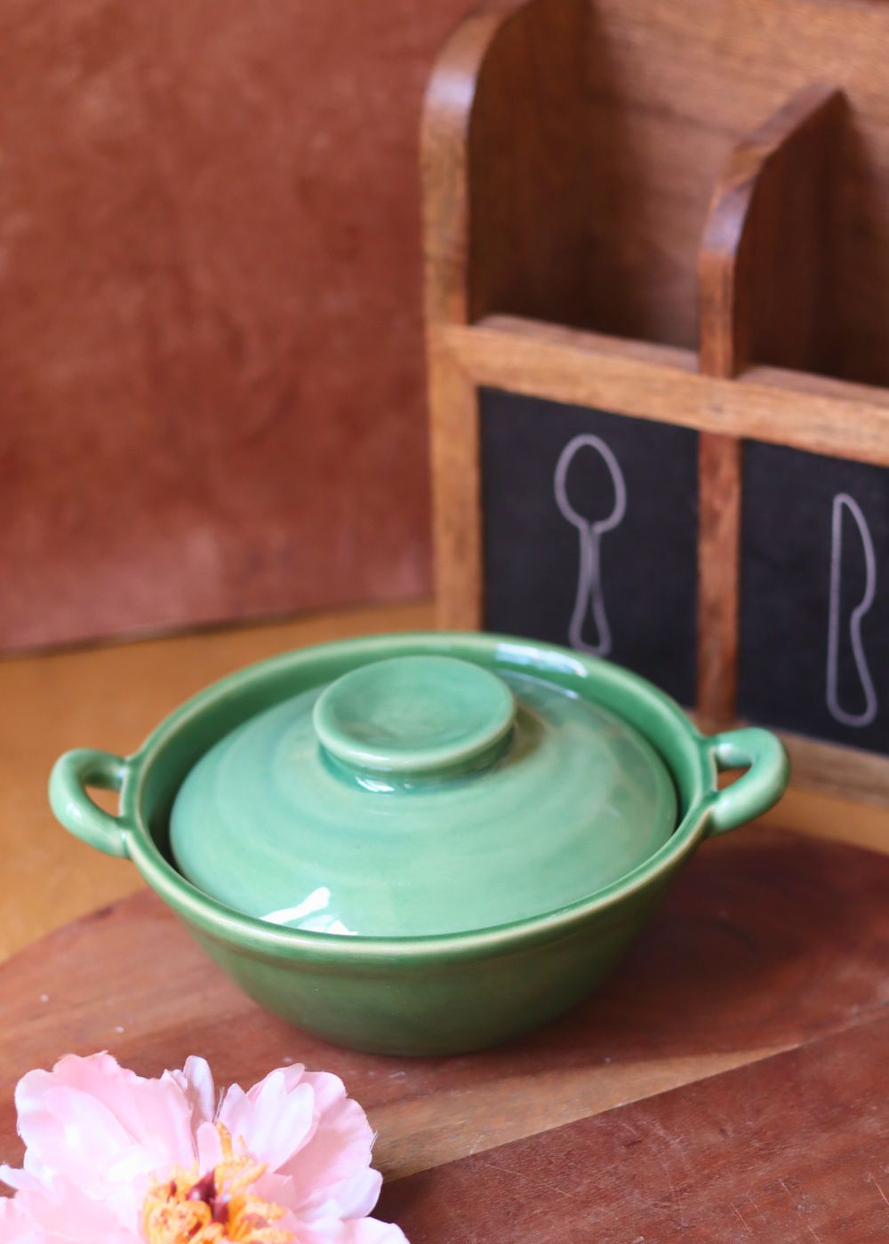 Green Curry Bowl with Lid made by ceramic