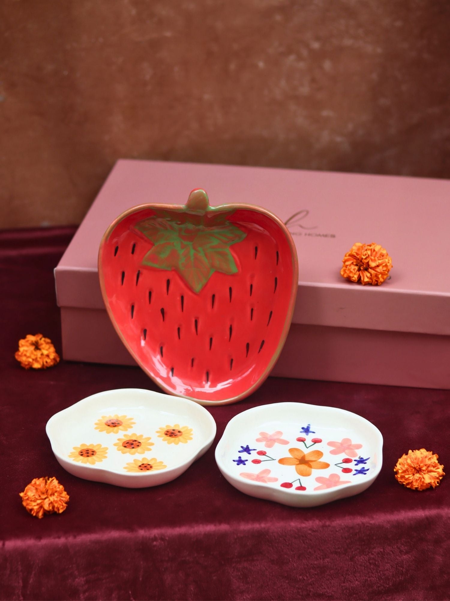 The Blissful Bloom Luxe Gift Hamper made by ceramic