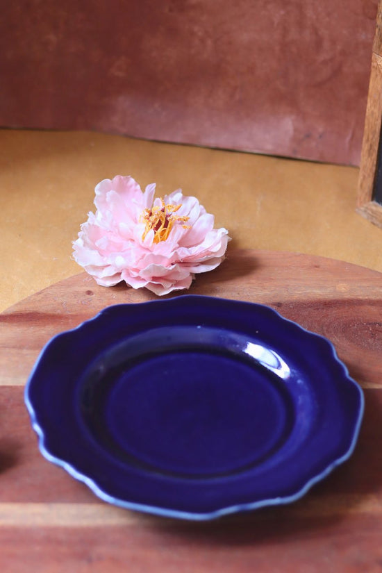 Royal Blue Scallop Snack Plate made by ceramic