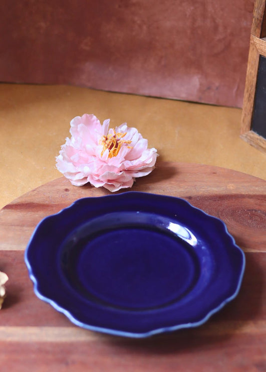 Royal Blue Scallop Snack Plate made by ceramic