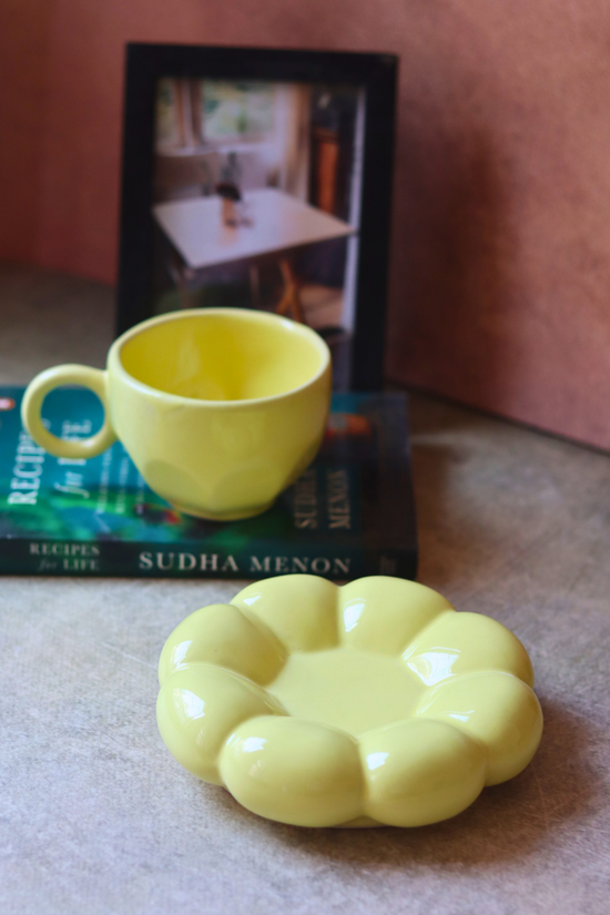 Lemon sunflower cup & saucer 