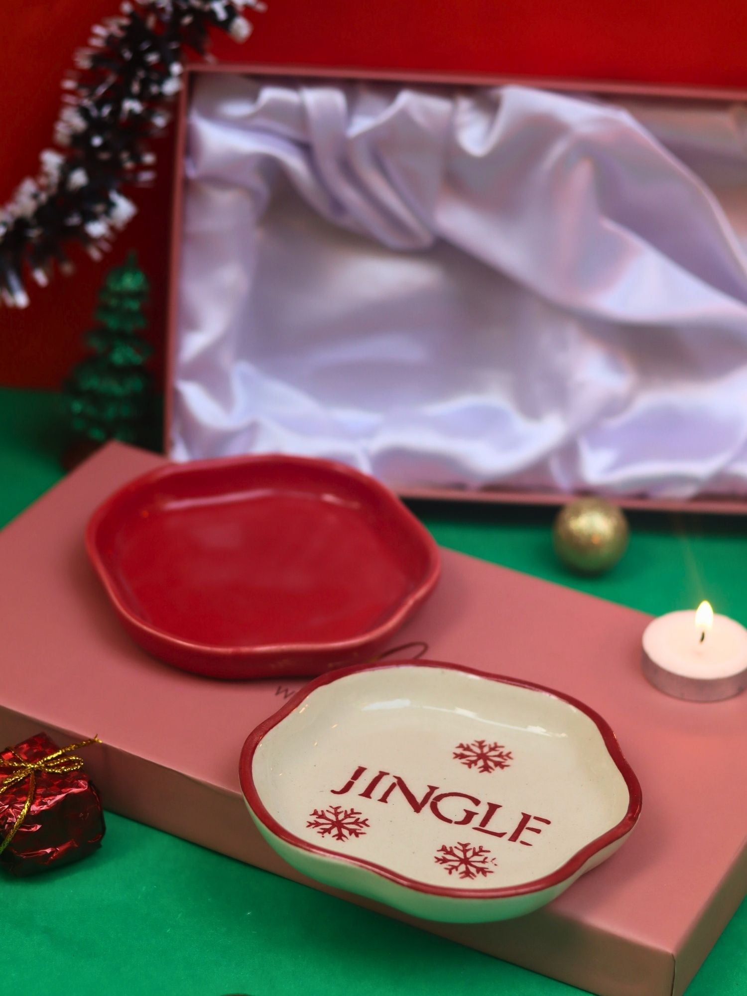 Jingle & Red Handmade Dessert plate in a Gift Box made by ceramic