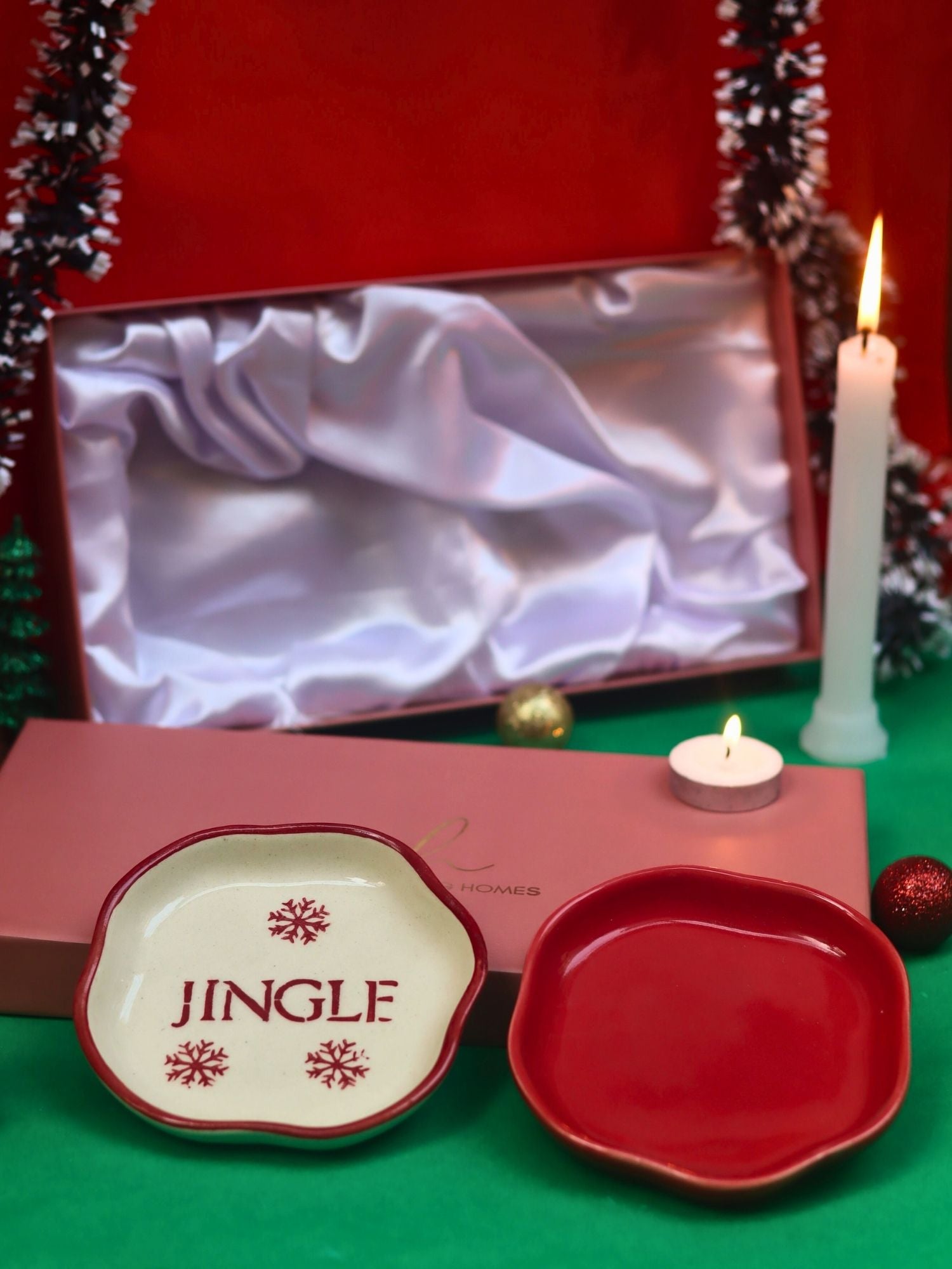Jingle & Red Handmade Dessert plate in a Gift Box with premium quality material