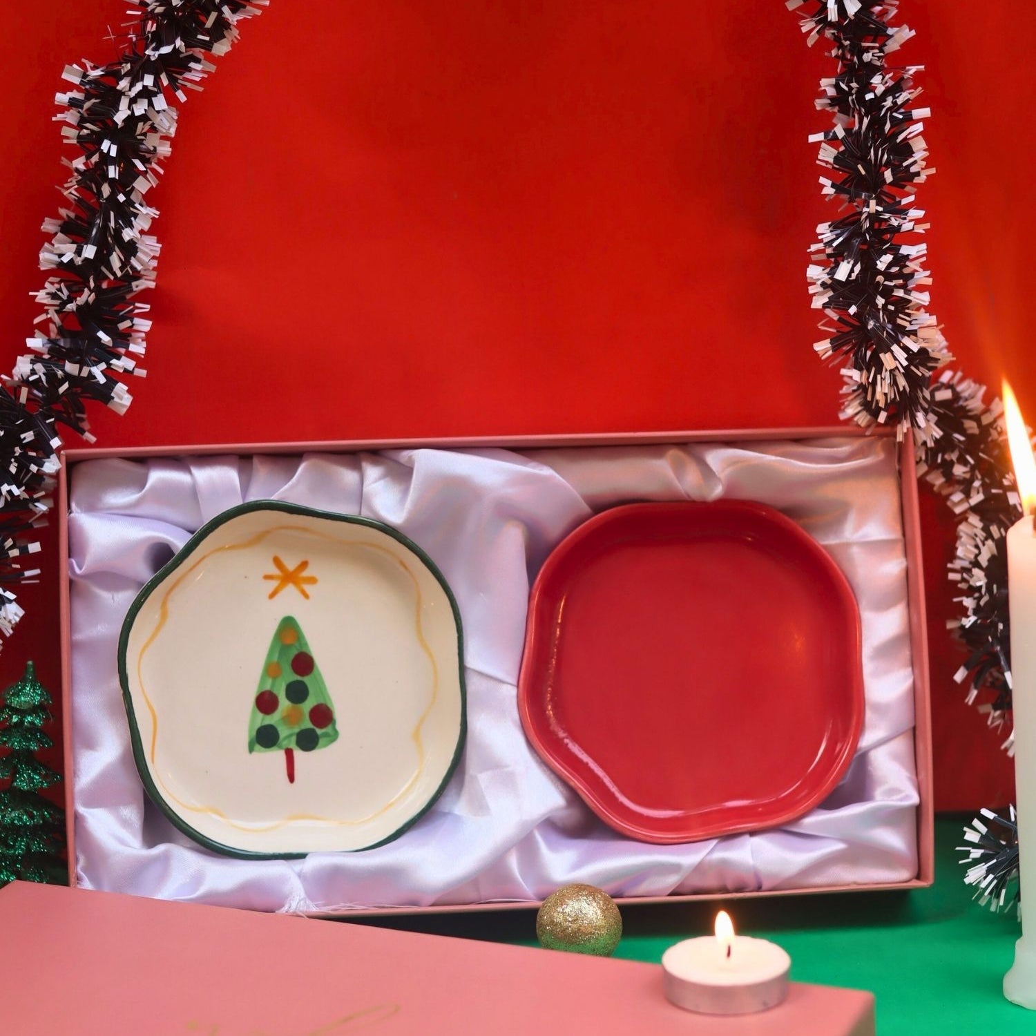 The Xmas & Red Handmade Dessert plate in a Gift Box made by ceramic