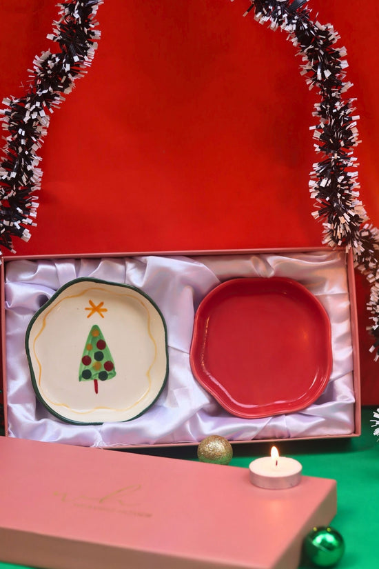 The Xmas & Red Handmade Dessert plate in a Gift Box made by ceramic