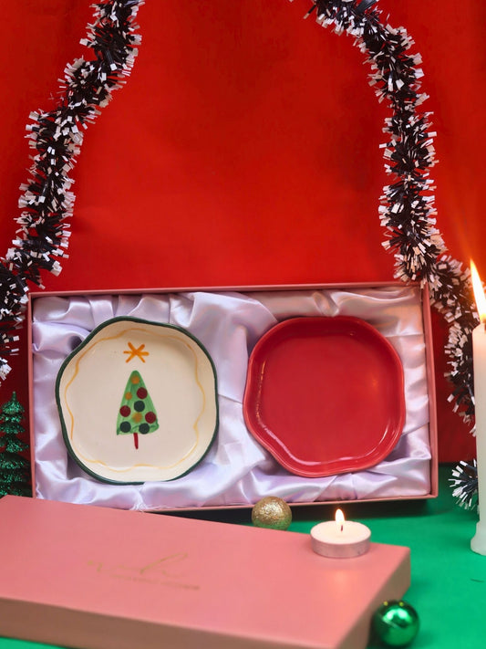 The Xmas & Red Handmade Dessert plate in a Gift Box made by ceramic