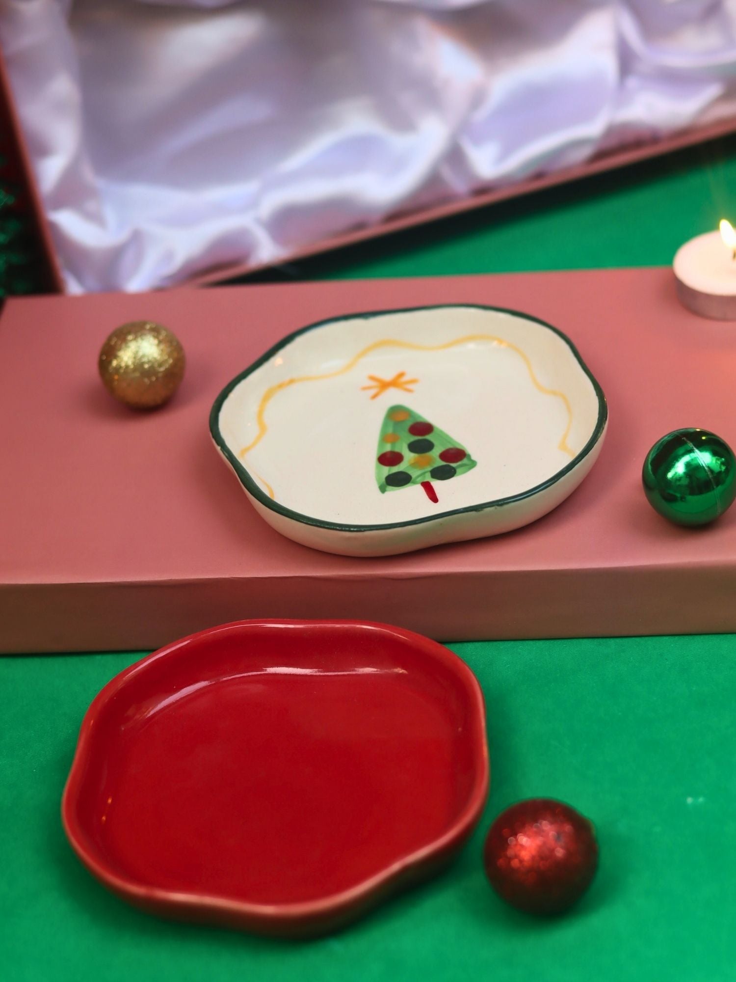 The Xmas & Red Handmade Dessert plate in a Gift Box handmade in India