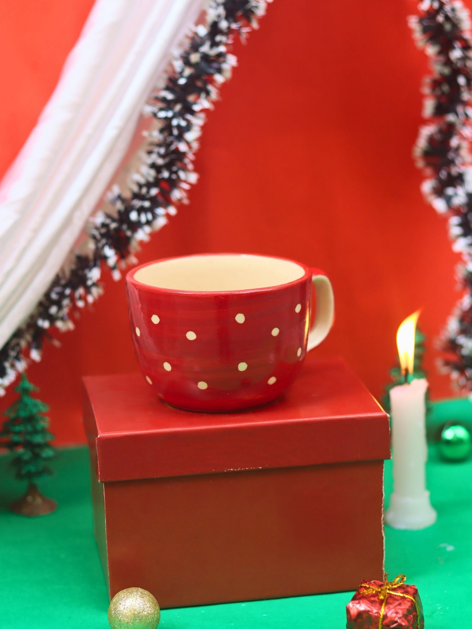 Santa Mug in a Gift Box made by ceramic