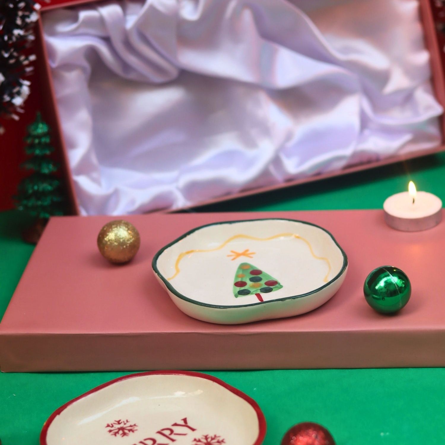Lead free The Xmas & Merry Handmade Dessert plate in a Gift Box